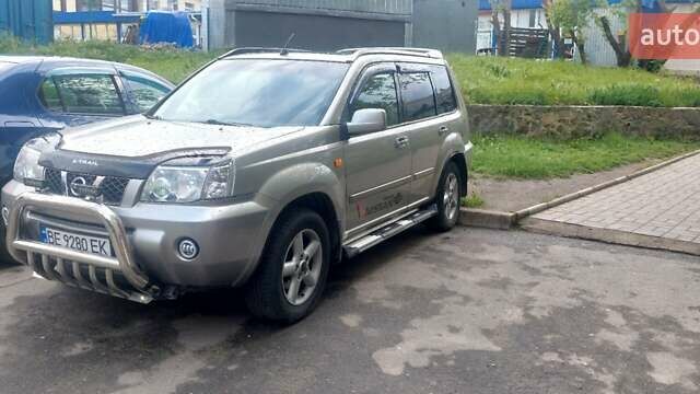 Бежевый Ниссан ИксТрейл, объемом двигателя 2 л и пробегом 375 тыс. км за 5500 $, фото 1 на Automoto.ua