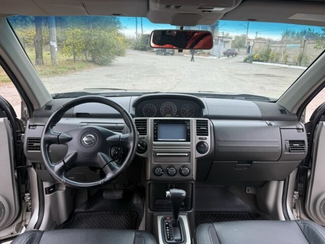 Бежевый Ниссан ИксТрейл, объемом двигателя 2.5 л и пробегом 265 тыс. км за 6000 $, фото 17 на Automoto.ua