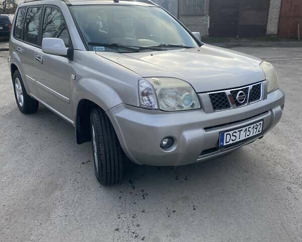 Бежевий Ніссан ІксТрейл, об'ємом двигуна 2.2 л та пробігом 230 тис. км за 3499 $, фото 1 на Automoto.ua