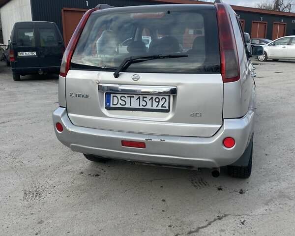 Бежевий Ніссан ІксТрейл, об'ємом двигуна 2.2 л та пробігом 230 тис. км за 3499 $, фото 7 на Automoto.ua