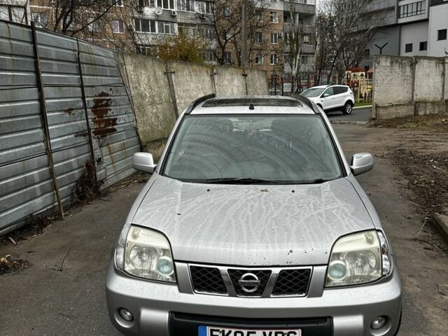 Бежевый Ниссан ИксТрейл, объемом двигателя 2.2 л и пробегом 320 тыс. км за 4100 $, фото 2 на Automoto.ua