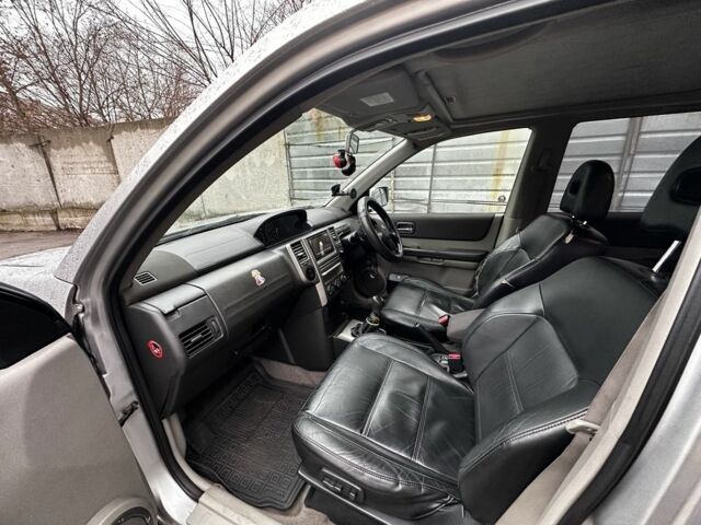 Бежевый Ниссан ИксТрейл, объемом двигателя 2.2 л и пробегом 320 тыс. км за 4100 $, фото 4 на Automoto.ua