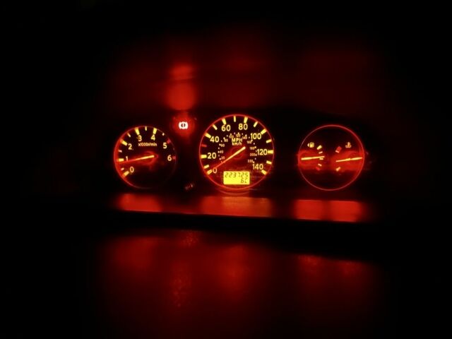 Бежевый Ниссан ИксТрейл, объемом двигателя 2.2 л и пробегом 320 тыс. км за 4100 $, фото 14 на Automoto.ua