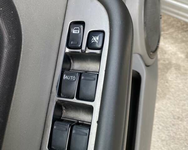 Бежевий Ніссан ІксТрейл, об'ємом двигуна 2.2 л та пробігом 230 тис. км за 3499 $, фото 18 на Automoto.ua