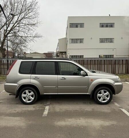 Бежевый Ниссан ИксТрейл, объемом двигателя 2.2 л и пробегом 333 тыс. км за 2434 $, фото 3 на Automoto.ua