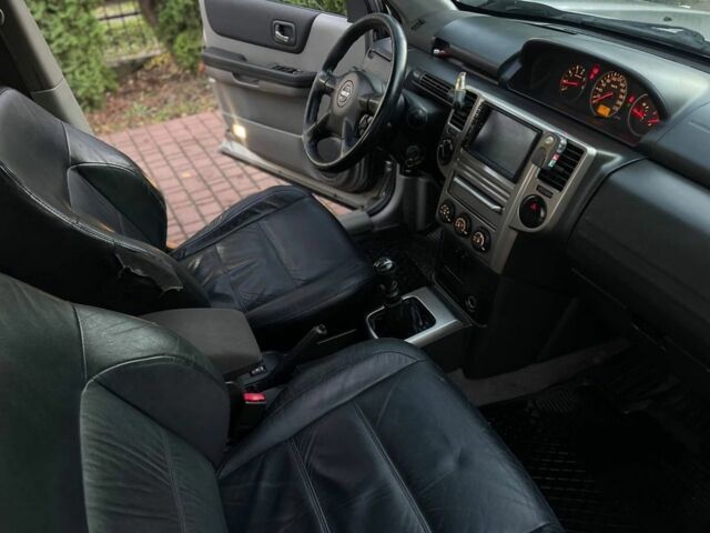 Бежевый Ниссан ИксТрейл, объемом двигателя 2.2 л и пробегом 337 тыс. км за 3650 $, фото 18 на Automoto.ua