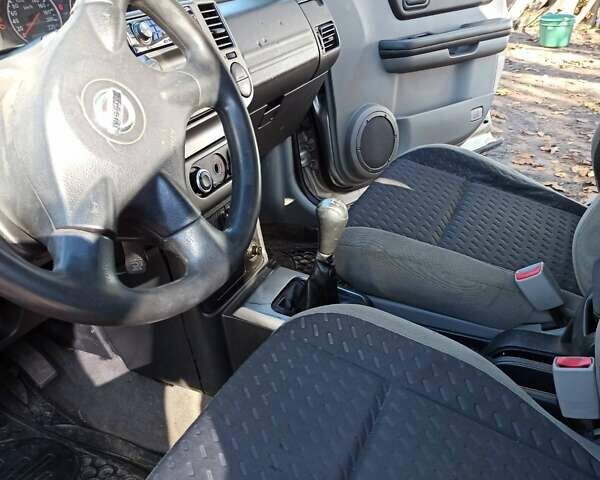 Бежевый Ниссан ИксТрейл, объемом двигателя 2.49 л и пробегом 283 тыс. км за 6000 $, фото 10 на Automoto.ua