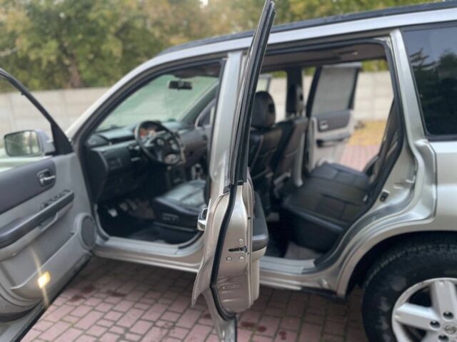 Бежевый Ниссан ИксТрейл, объемом двигателя 2.2 л и пробегом 337 тыс. км за 3650 $, фото 21 на Automoto.ua