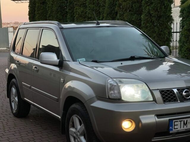 Бежевый Ниссан ИксТрейл, объемом двигателя 2.2 л и пробегом 337 тыс. км за 3650 $, фото 4 на Automoto.ua