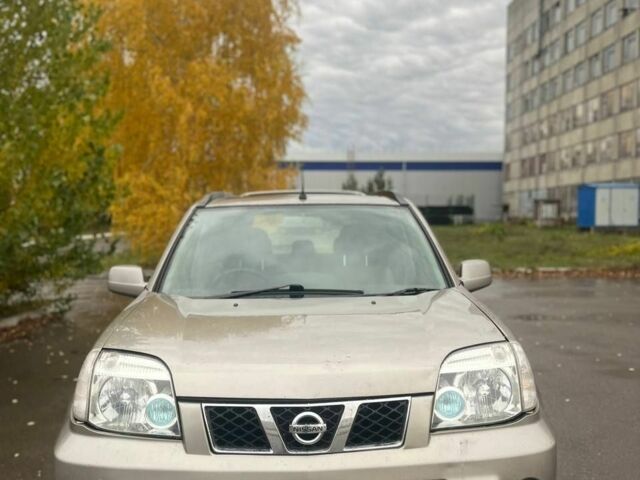 Бежевый Ниссан ИксТрейл, объемом двигателя 2 л и пробегом 177 тыс. км за 3771 $, фото 2 на Automoto.ua