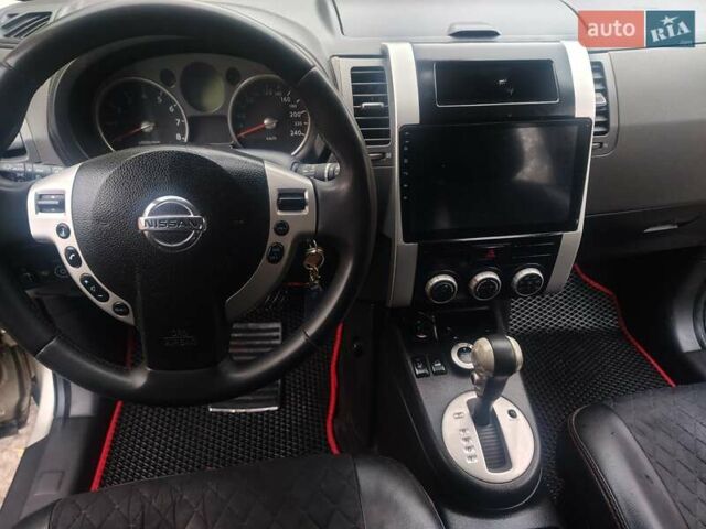 Бежевий Ніссан ІксТрейл, об'ємом двигуна 2 л та пробігом 183 тис. км за 9000 $, фото 21 на Automoto.ua