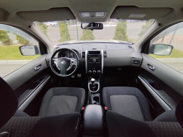 Бежевый Ниссан ИксТрейл, объемом двигателя 2 л и пробегом 289 тыс. км за 8300 $, фото 17 на Automoto.ua