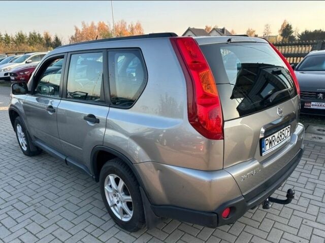 Бежевий Ніссан ІксТрейл, об'ємом двигуна 0 л та пробігом 220 тис. км за 2800 $, фото 3 на Automoto.ua