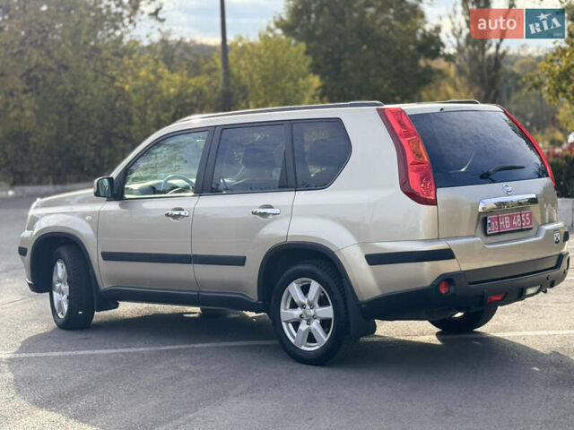 Бежевый Ниссан ИксТрейл, объемом двигателя 2 л и пробегом 232 тыс. км за 10900 $, фото 8 на Automoto.ua