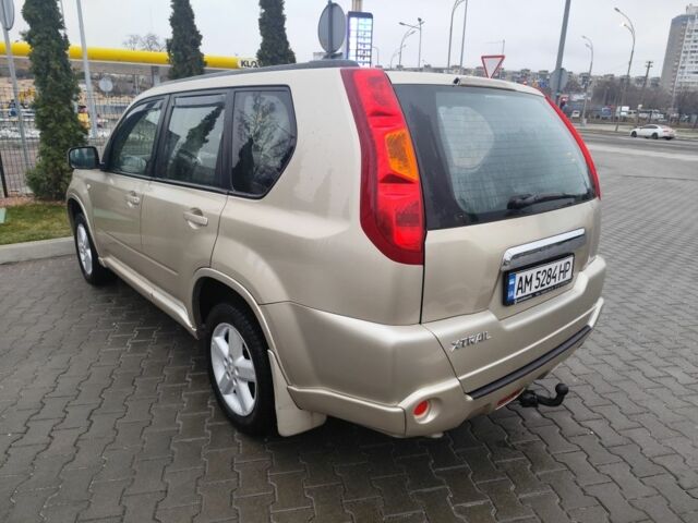 Бежевый Ниссан ИксТрейл, объемом двигателя 2 л и пробегом 289 тыс. км за 8300 $, фото 5 на Automoto.ua