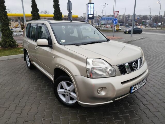 Бежевый Ниссан ИксТрейл, объемом двигателя 2 л и пробегом 289 тыс. км за 8300 $, фото 2 на Automoto.ua