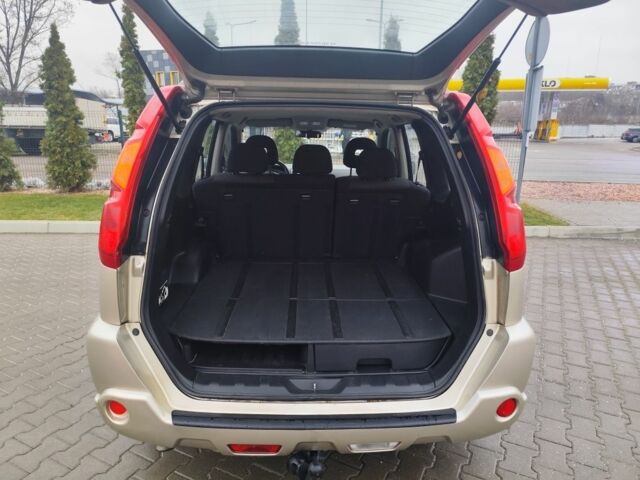 Бежевый Ниссан ИксТрейл, объемом двигателя 2 л и пробегом 289 тыс. км за 8300 $, фото 16 на Automoto.ua