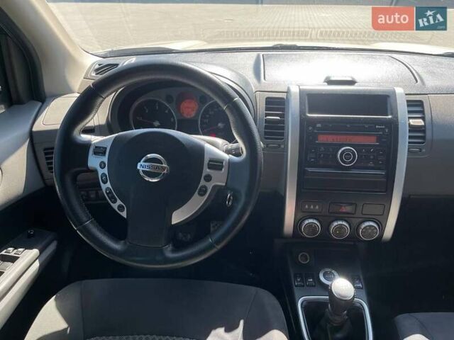Бежевый Ниссан ИксТрейл, объемом двигателя 2 л и пробегом 293 тыс. км за 7999 $, фото 17 на Automoto.ua