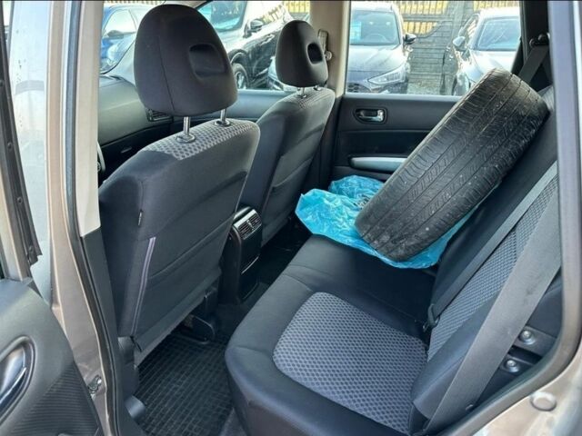 Бежевий Ніссан ІксТрейл, об'ємом двигуна 0 л та пробігом 220 тис. км за 2800 $, фото 6 на Automoto.ua