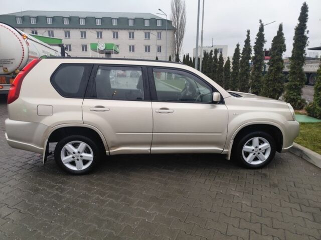 Бежевый Ниссан ИксТрейл, объемом двигателя 2 л и пробегом 289 тыс. км за 8300 $, фото 3 на Automoto.ua