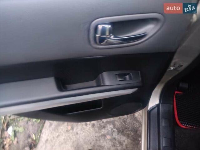 Бежевий Ніссан ІксТрейл, об'ємом двигуна 2 л та пробігом 183 тис. км за 9000 $, фото 26 на Automoto.ua