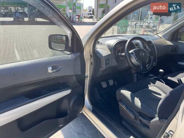 Бежевый Ниссан ИксТрейл, объемом двигателя 2 л и пробегом 293 тыс. км за 7999 $, фото 9 на Automoto.ua