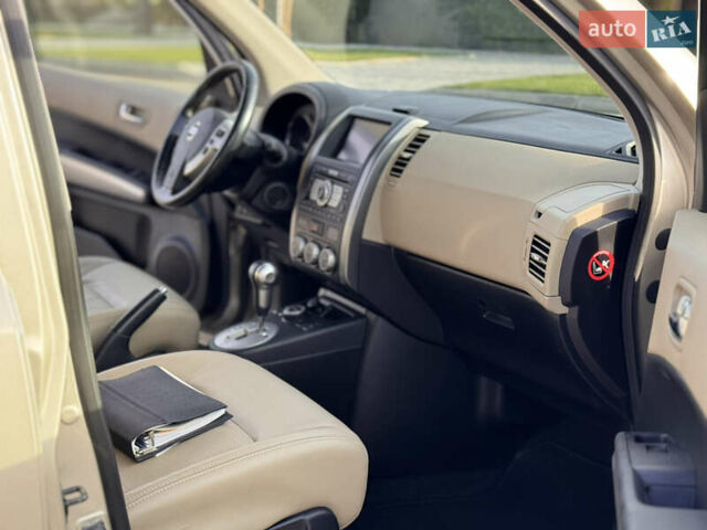 Бежевый Ниссан ИксТрейл, объемом двигателя 2 л и пробегом 232 тыс. км за 10900 $, фото 41 на Automoto.ua