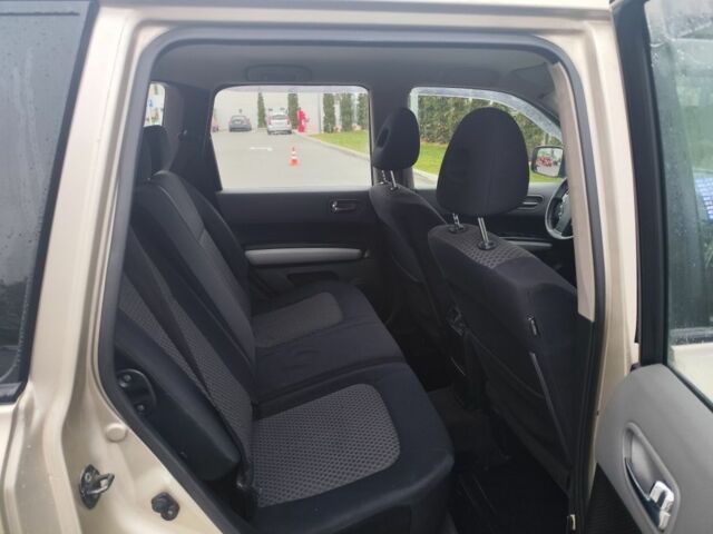 Бежевый Ниссан ИксТрейл, объемом двигателя 2 л и пробегом 289 тыс. км за 8300 $, фото 13 на Automoto.ua