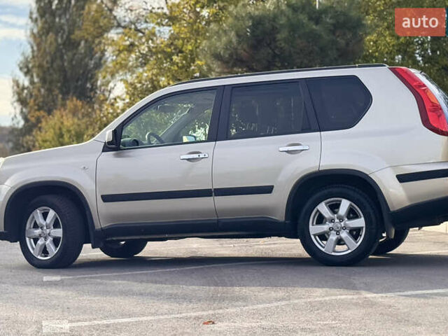 Бежевый Ниссан ИксТрейл, объемом двигателя 2 л и пробегом 232 тыс. км за 10900 $, фото 6 на Automoto.ua