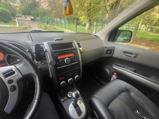 Бежевый Ниссан ИксТрейл, объемом двигателя 2 л и пробегом 240 тыс. км за 8000 $, фото 3 на Automoto.ua