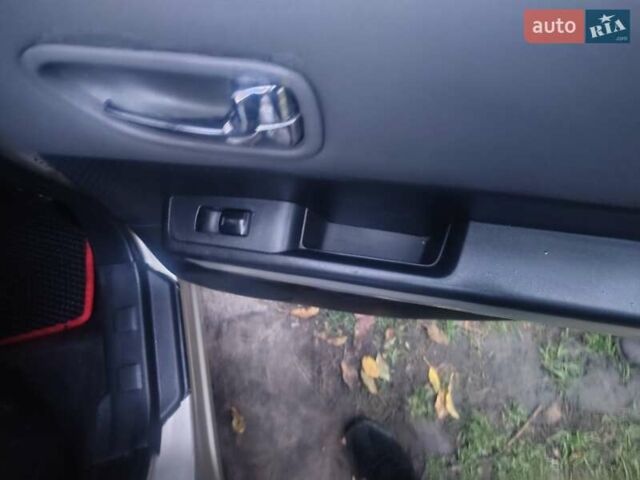 Бежевий Ніссан ІксТрейл, об'ємом двигуна 2 л та пробігом 183 тис. км за 9000 $, фото 35 на Automoto.ua