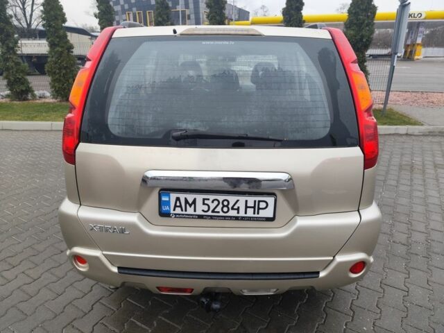 Бежевый Ниссан ИксТрейл, объемом двигателя 2 л и пробегом 289 тыс. км за 8300 $, фото 6 на Automoto.ua