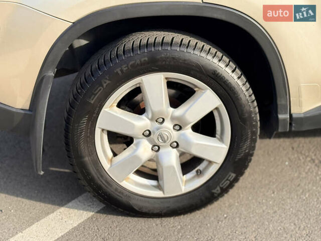 Бежевый Ниссан ИксТрейл, объемом двигателя 2 л и пробегом 232 тыс. км за 10900 $, фото 16 на Automoto.ua