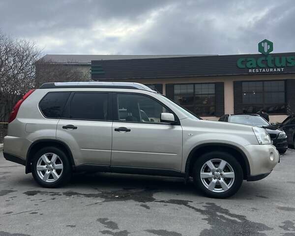 Бежевий Ніссан ІксТрейл, об'ємом двигуна 2 л та пробігом 247 тис. км за 9300 $, фото 6 на Automoto.ua