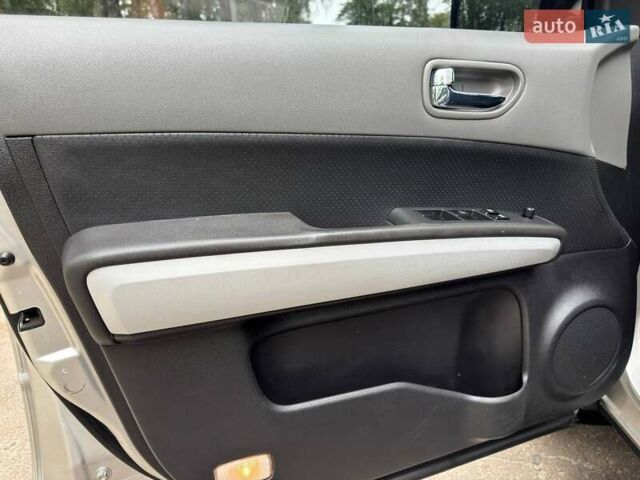 Бежевий Ніссан ІксТрейл, об'ємом двигуна 2 л та пробігом 173 тис. км за 8999 $, фото 23 на Automoto.ua