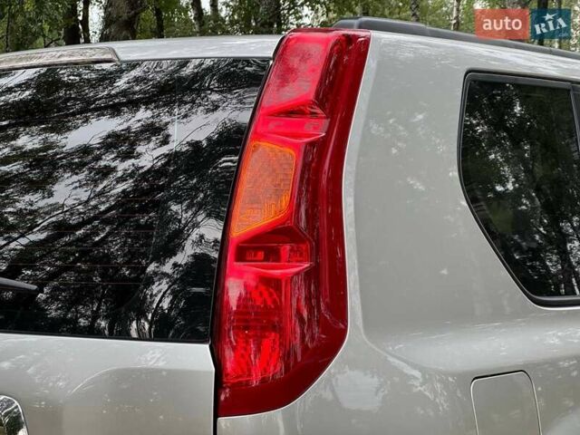 Бежевий Ніссан ІксТрейл, об'ємом двигуна 2 л та пробігом 173 тис. км за 8999 $, фото 17 на Automoto.ua