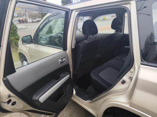 Бежевый Ниссан ИксТрейл, объемом двигателя 2 л и пробегом 289 тыс. км за 8300 $, фото 14 на Automoto.ua