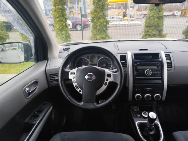 Бежевый Ниссан ИксТрейл, объемом двигателя 2 л и пробегом 289 тыс. км за 8300 $, фото 18 на Automoto.ua