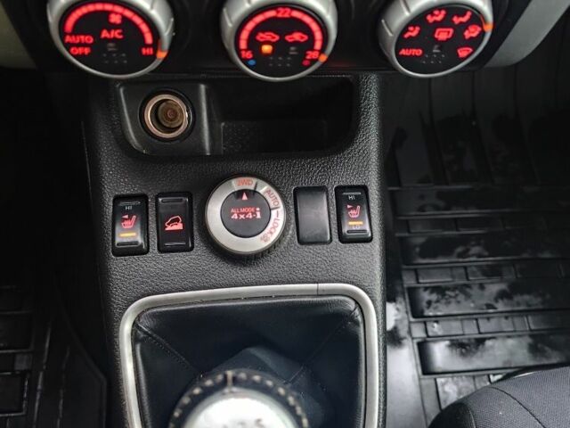 Бежевый Ниссан ИксТрейл, объемом двигателя 2 л и пробегом 289 тыс. км за 8300 $, фото 22 на Automoto.ua