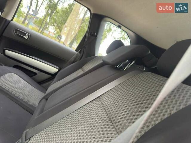 Бежевий Ніссан ІксТрейл, об'ємом двигуна 2 л та пробігом 173 тис. км за 8999 $, фото 37 на Automoto.ua