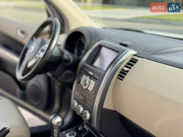 Бежевый Ниссан ИксТрейл, объемом двигателя 2 л и пробегом 232 тыс. км за 10900 $, фото 43 на Automoto.ua