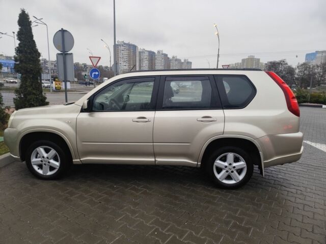 Бежевый Ниссан ИксТрейл, объемом двигателя 2 л и пробегом 289 тыс. км за 8300 $, фото 4 на Automoto.ua