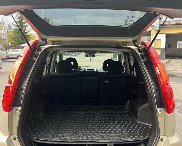 Бежевий Ніссан ІксТрейл, об'ємом двигуна 2 л та пробігом 247 тис. км за 9300 $, фото 16 на Automoto.ua