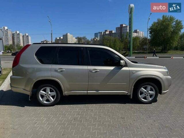 Бежевый Ниссан ИксТрейл, объемом двигателя 2 л и пробегом 293 тыс. км за 7999 $, фото 3 на Automoto.ua