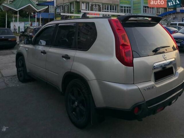 Бежевий Ніссан ІксТрейл, об'ємом двигуна 2 л та пробігом 285 тис. км за 7500 $, фото 4 на Automoto.ua