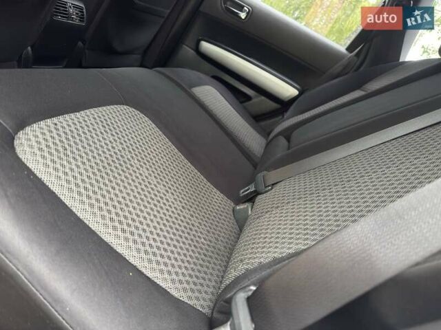 Бежевий Ніссан ІксТрейл, об'ємом двигуна 2 л та пробігом 173 тис. км за 8999 $, фото 36 на Automoto.ua