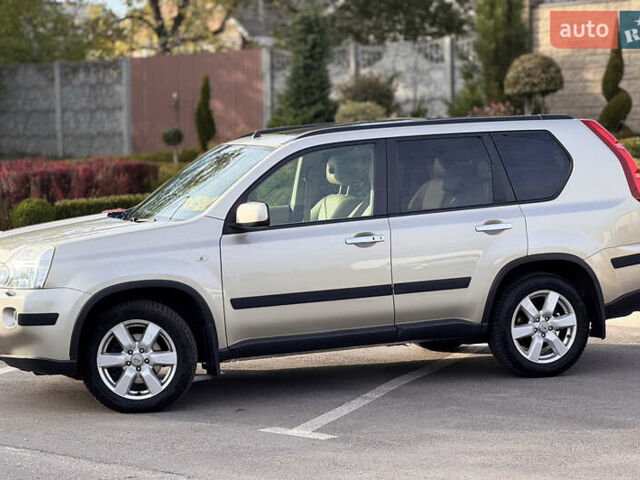 Бежевый Ниссан ИксТрейл, объемом двигателя 2 л и пробегом 232 тыс. км за 10900 $, фото 4 на Automoto.ua