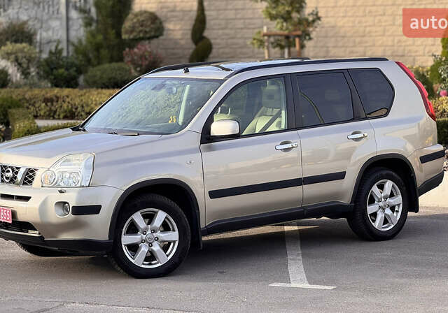 Бежевый Ниссан ИксТрейл, объемом двигателя 2 л и пробегом 232 тыс. км за 10900 $, фото 3 на Automoto.ua