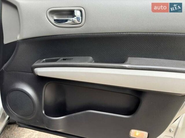 Бежевий Ніссан ІксТрейл, об'ємом двигуна 2 л та пробігом 173 тис. км за 8999 $, фото 48 на Automoto.ua