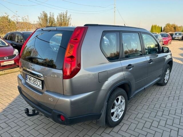 Бежевий Ніссан ІксТрейл, об'ємом двигуна 0 л та пробігом 220 тис. км за 2800 $, фото 1 на Automoto.ua